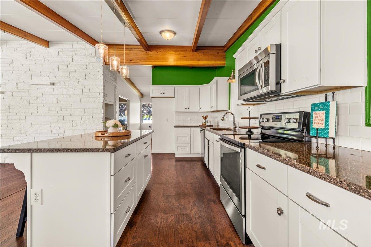 Boise, Idaho 83706, United States, 4 Bedrooms Bedrooms, ,3 BathroomsBathrooms,Residential,Active,120187