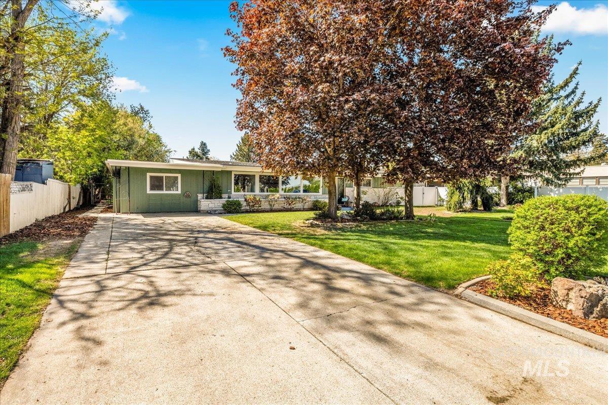 Boise, Idaho 83706, United States, 4 Bedrooms Bedrooms, ,3 BathroomsBathrooms,Residential,Active,120187