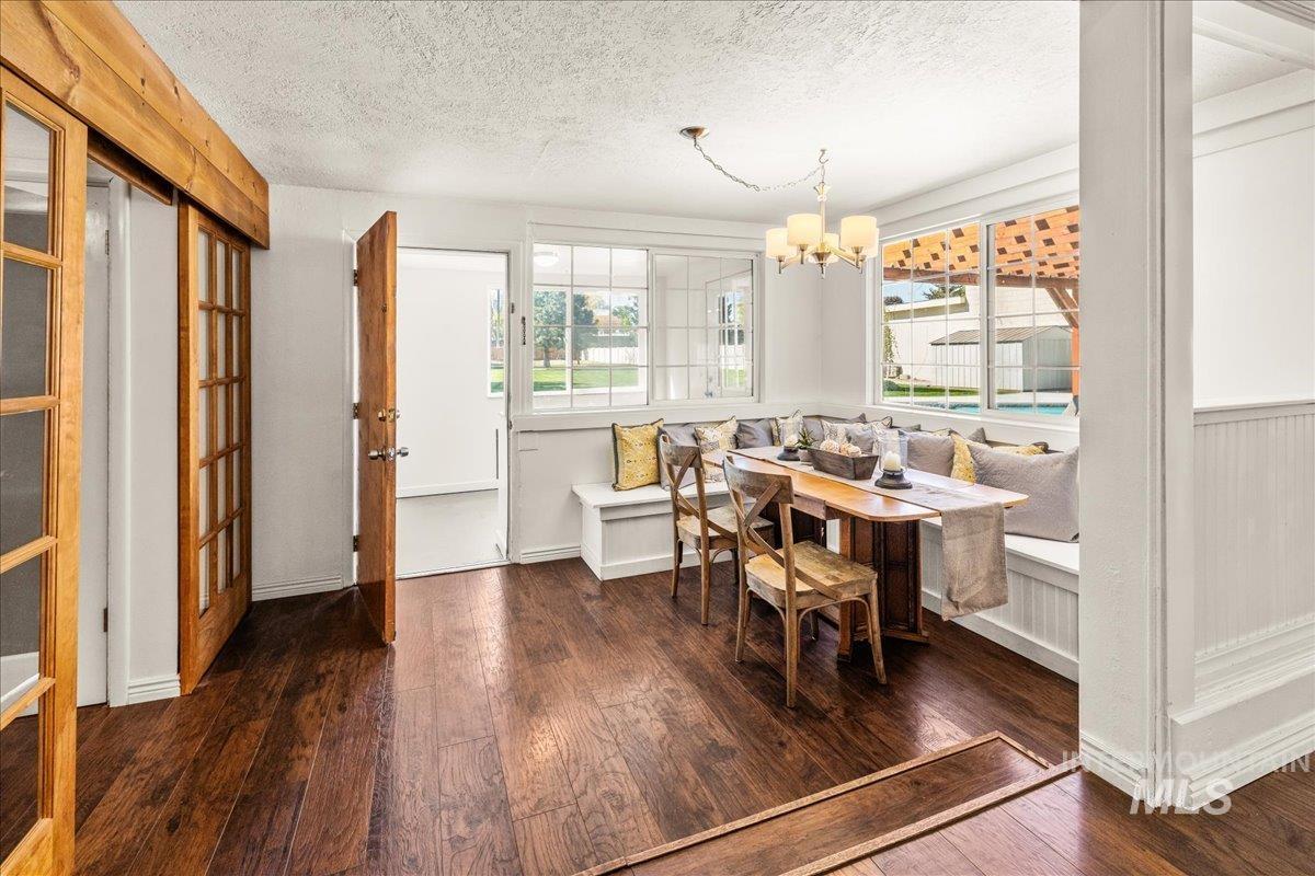 Boise, Idaho 83706, United States, 4 Bedrooms Bedrooms, ,3 BathroomsBathrooms,Residential,Active,120187