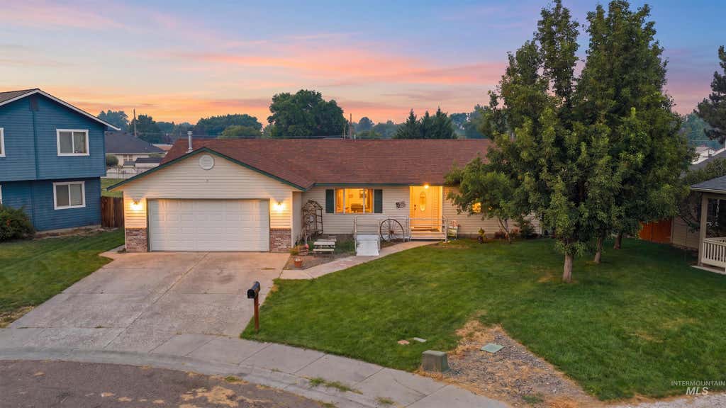 Photo of 30 Maple Dr, Weiser, ID 83672 (MLS # 98995866)