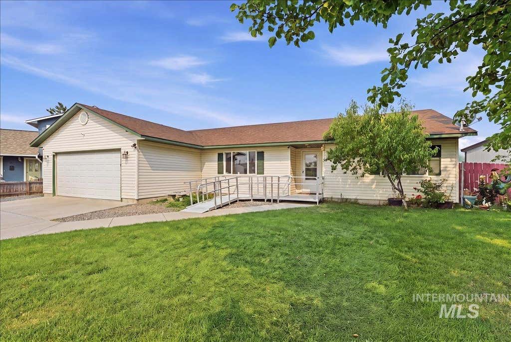 Photo of 30 Maple Dr, Weiser, ID 83672 (MLS # 98995866)