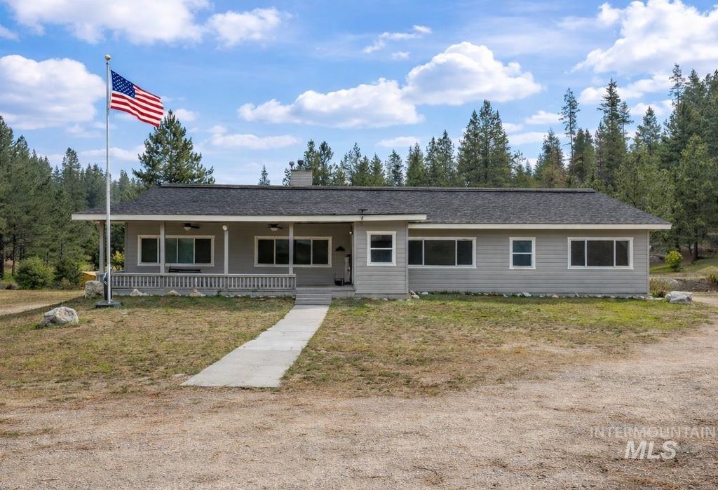 Photo of 1126 Banks Lowman, Garden Valley, ID 83622 (MLS # 98977625)