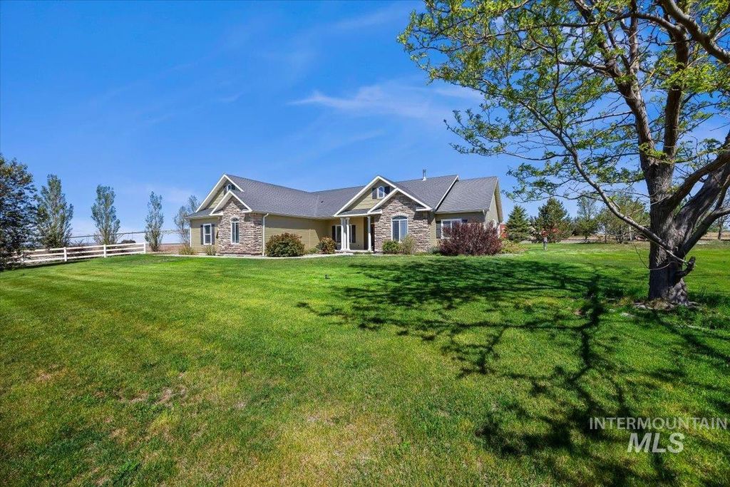 Photo of 4150 3200 S, Hansen, ID 83334 (MLS # 98986851)