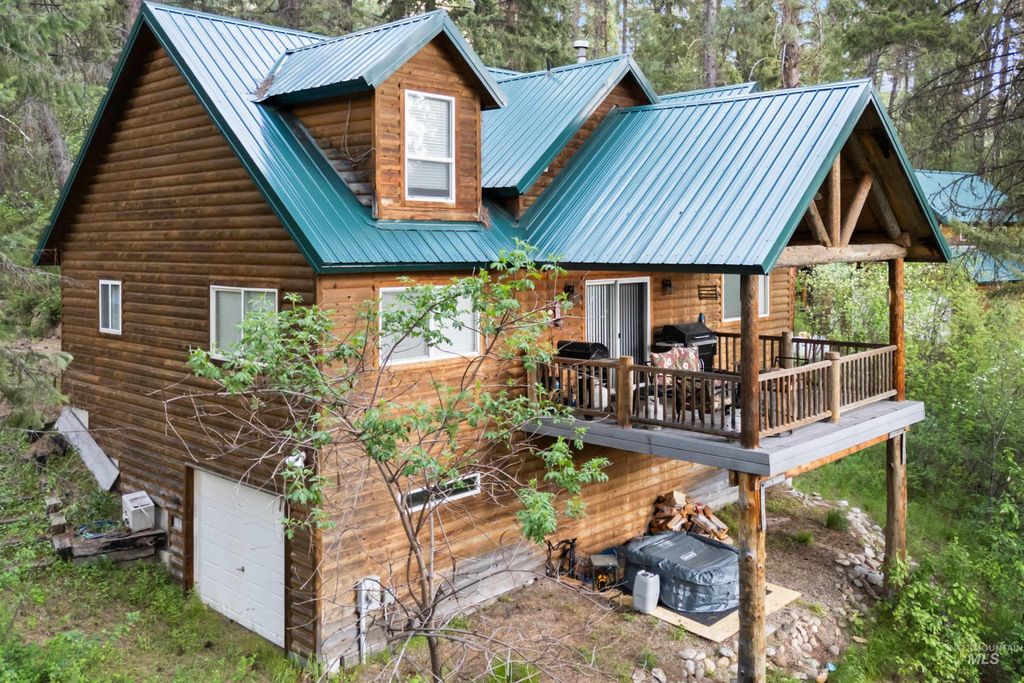 Photo of 9 Deer Valley Rd, Garden Valley, ID 83622 (MLS # 98985823)