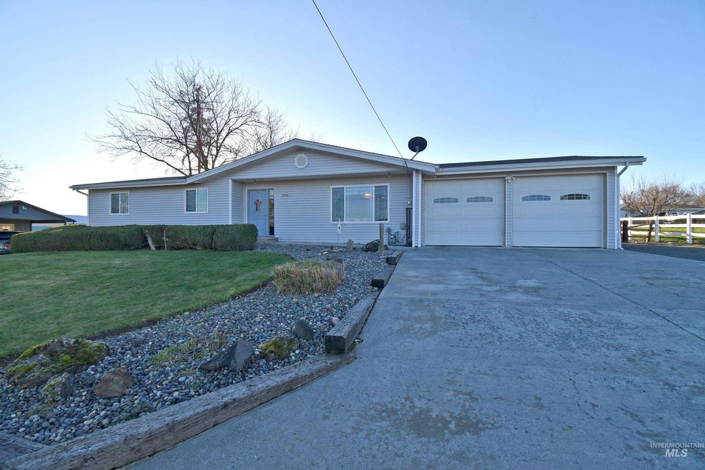 Photo of 1716 Alder Avenue, Lewiston, ID 83501 (MLS # 98969996)