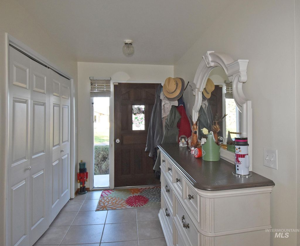 Photo of 1716 Alder Avenue, Lewiston, ID 83501 (MLS # 98969996)