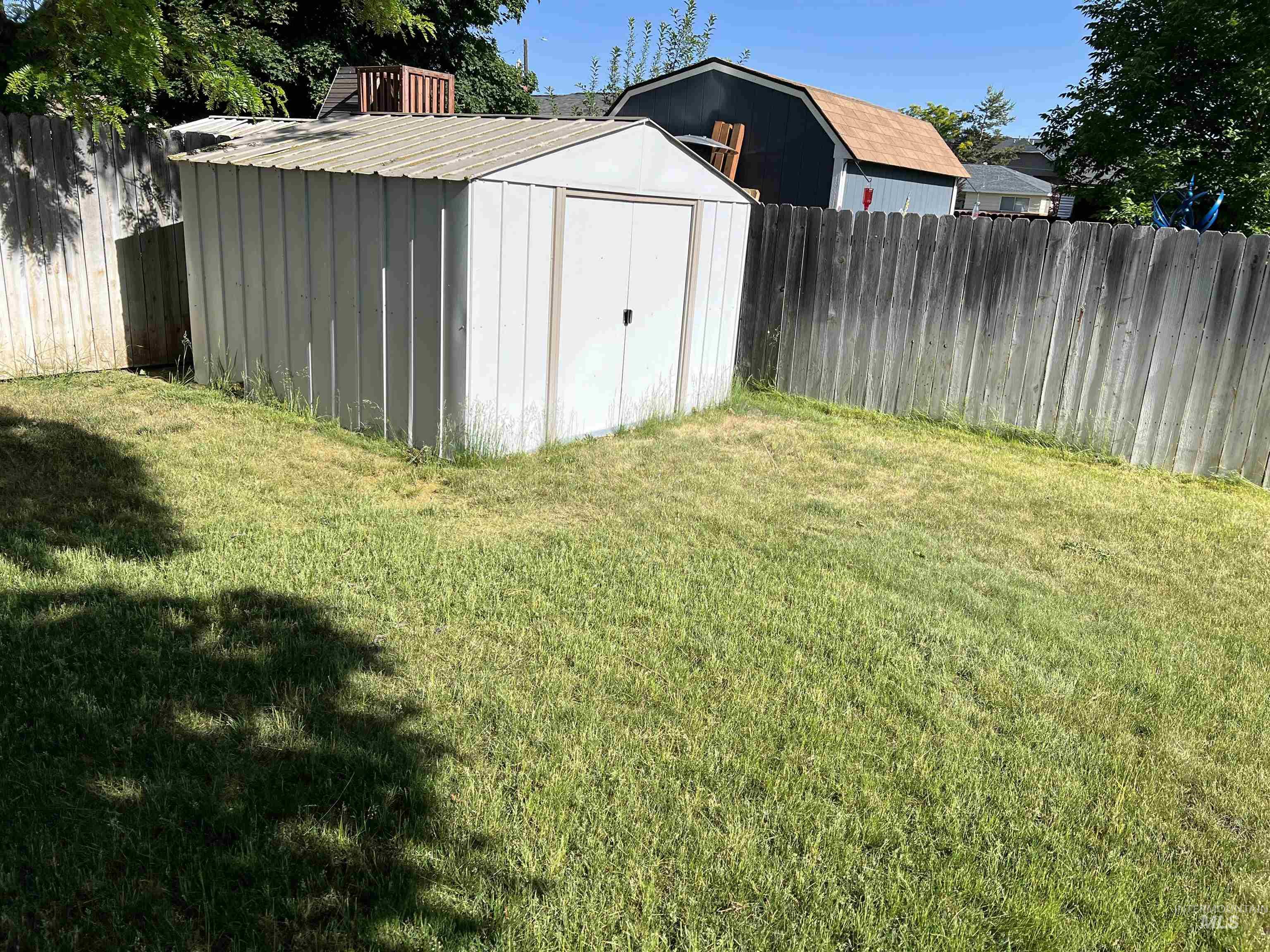 1423 Holly Dr