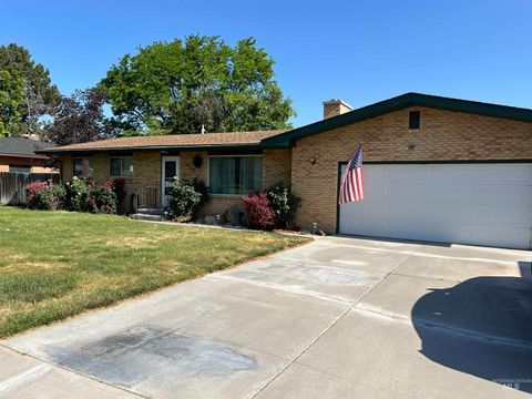 1423 Holly Dr Twin Falls ID 83301