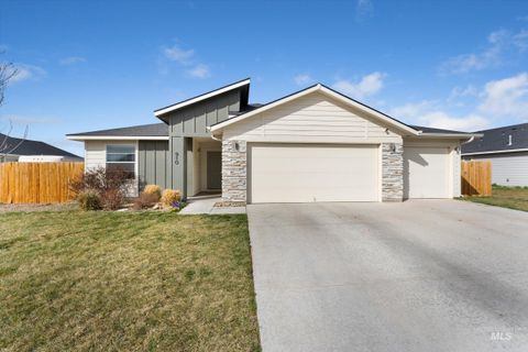 Photo of 910 SW Miner St, Mountain Home, ID 83647 (MLS # 98978478)
