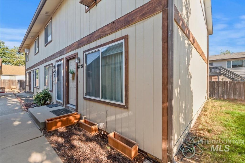 Photo of 6738 W Westwood Ln, Boise, ID 83704 (MLS # 98974186)