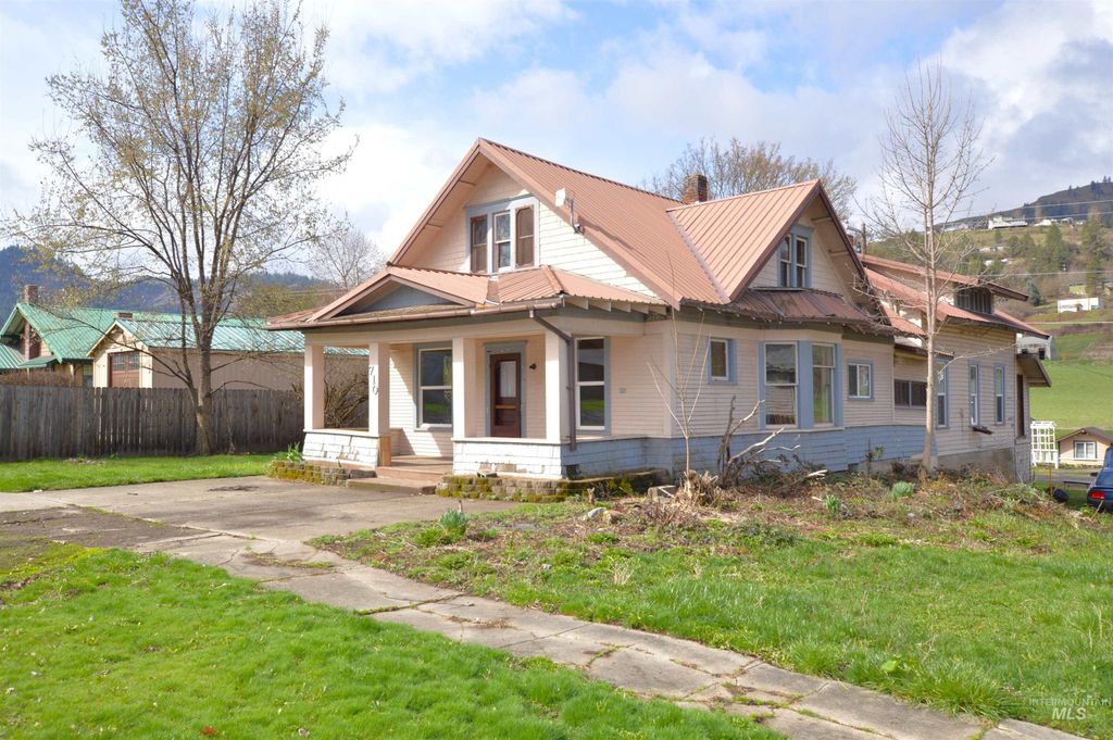 Photo of 710 Maple St, Kamiah, ID 83536 (MLS # 98941544)