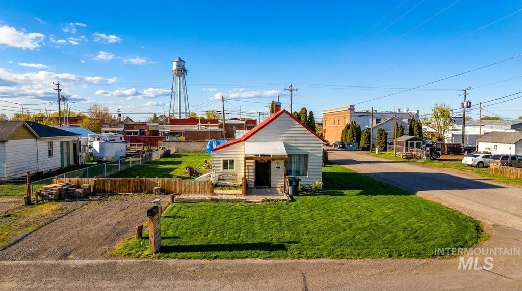 Photo of 243 Chestnut St N St, Kimberly, ID 83341 (MLS # 98980897)