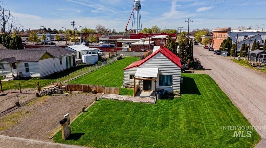 Photo of 243 Chestnut St N St, Kimberly, ID 83341 (MLS # 98980897)