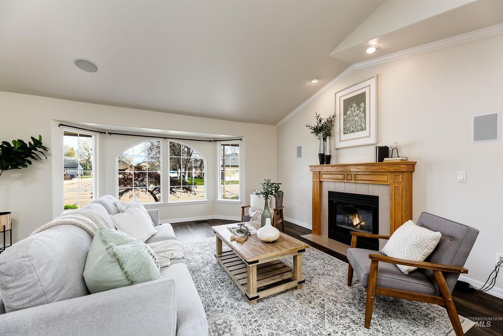 Photo of 1155 E Hunter Dr, Meridian, ID 83646 (MLS # 98979576)