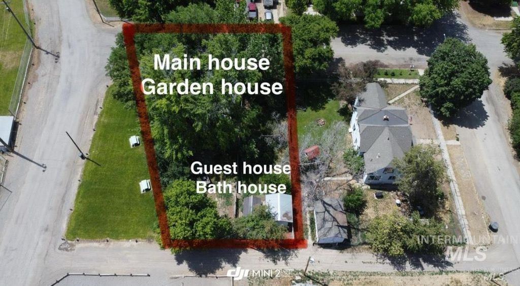 Photo of 309 E C St, Shoshone, ID 83352 (MLS # 98934898)