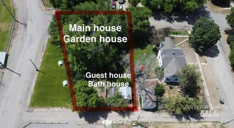 Photo of 309 E C St, Shoshone, ID 83352 (MLS # 98934898)