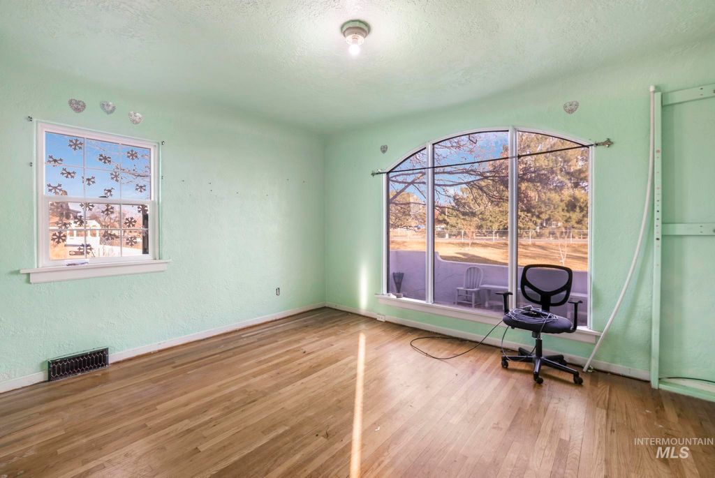 Photo of 905 Main St S St, Kimberly, ID 83341 (MLS # 98935319)