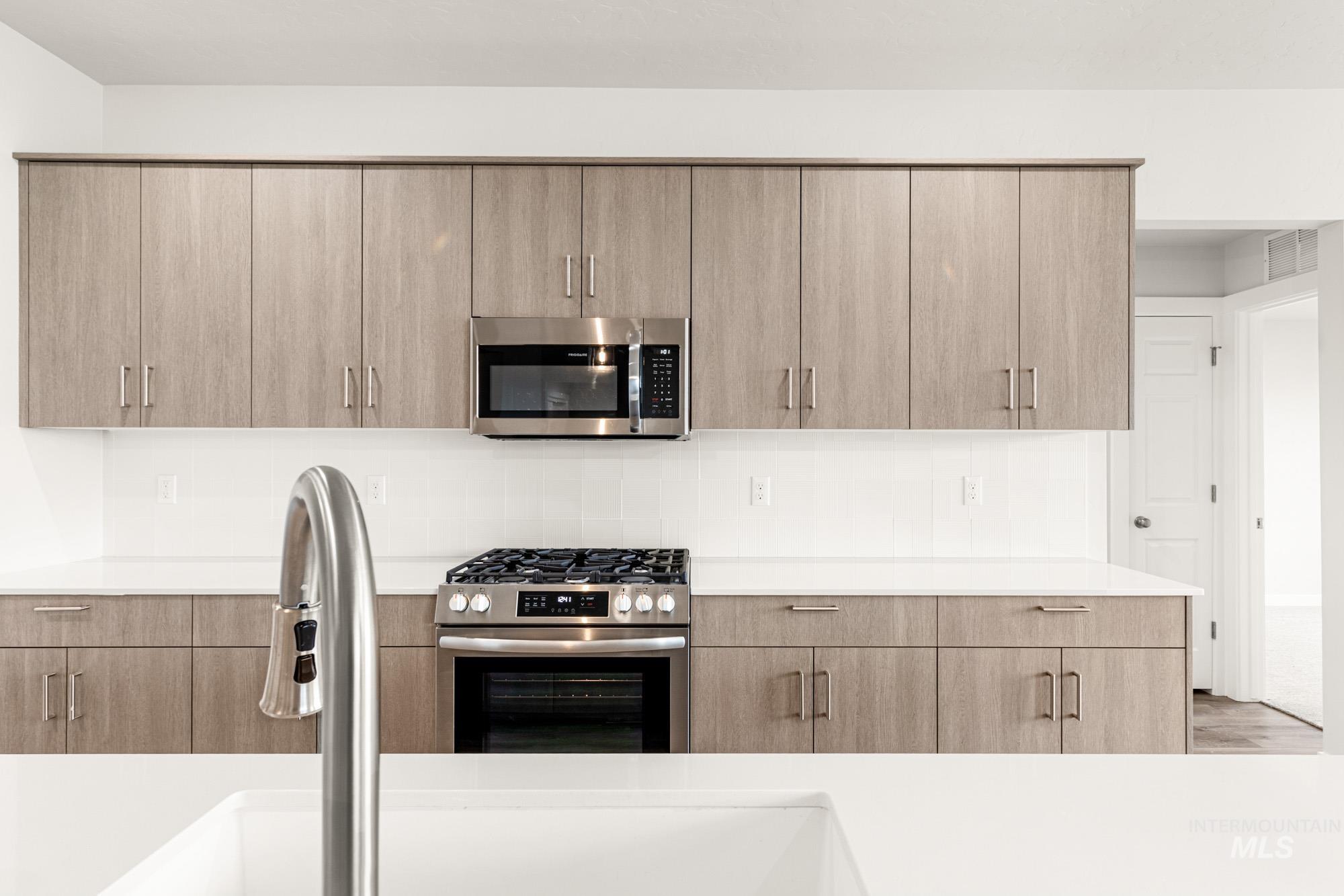 8333 E Cool River Lp