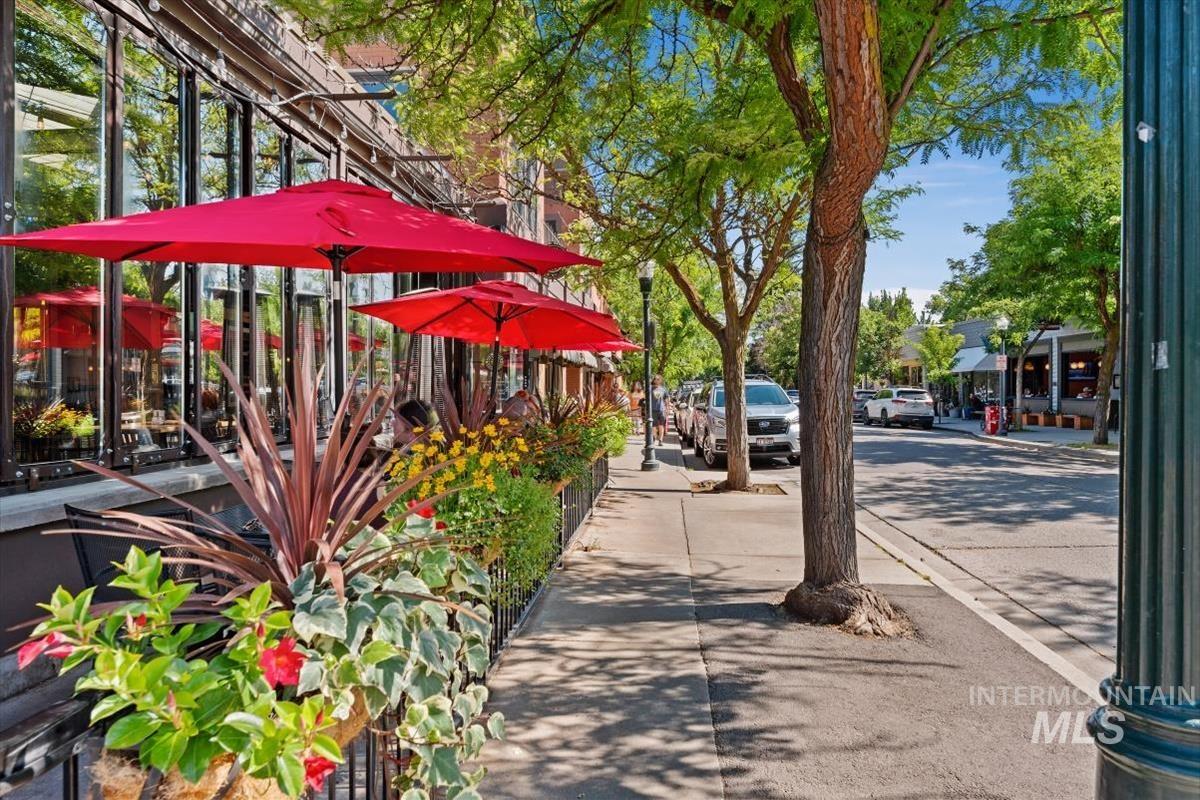 View of home's community