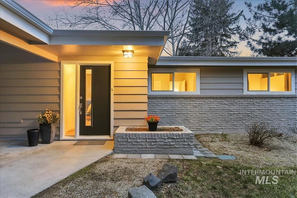 Photo of 2916 N Bogus Basin Road, Boise, ID 83702 (MLS # 98975271)