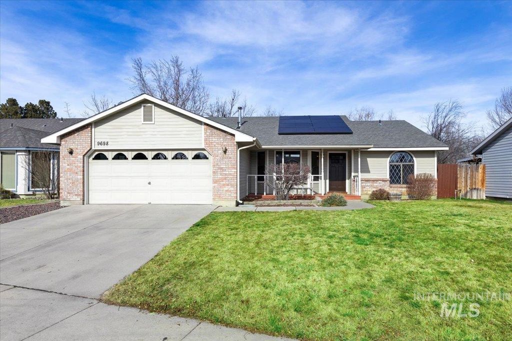 Photo of 9698 W Linstock Ln, Boise, ID 83704 (MLS # 98973862)