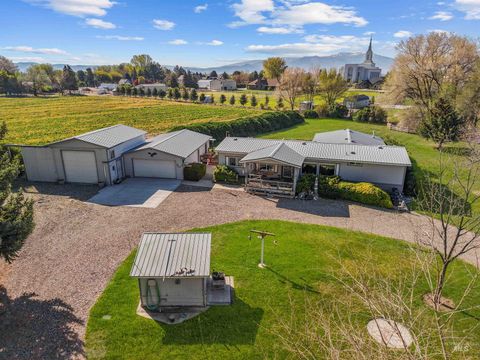 Photo of 141 Hilltop Ct, Burley, ID 83318 (MLS # 98984887)