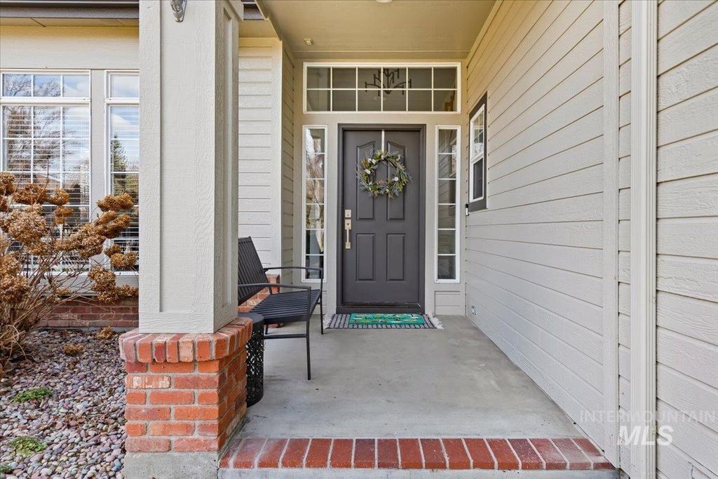 Photo of 8007 W Scardale Ct, Boise, ID 83704 (MLS # 98977902)