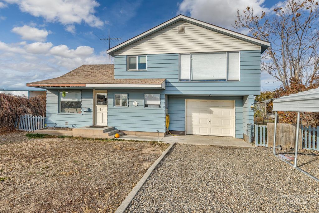 Photo of 112 Reece Ave, Nyssa, OR 86813 (MLS # 98968849)