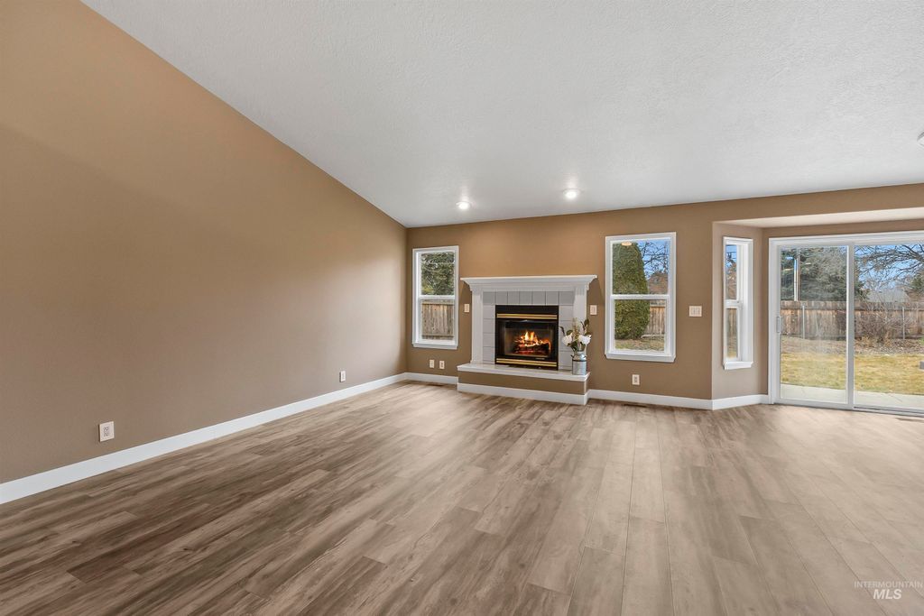 Photo of 2327 E Green Meadows Ct, Meridian, ID 83646 (MLS # 98972697)