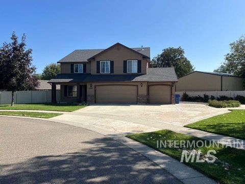 Photo of 2056 Spring Creek Drive, Fruitland, ID 83672 (MLS # 98962082)