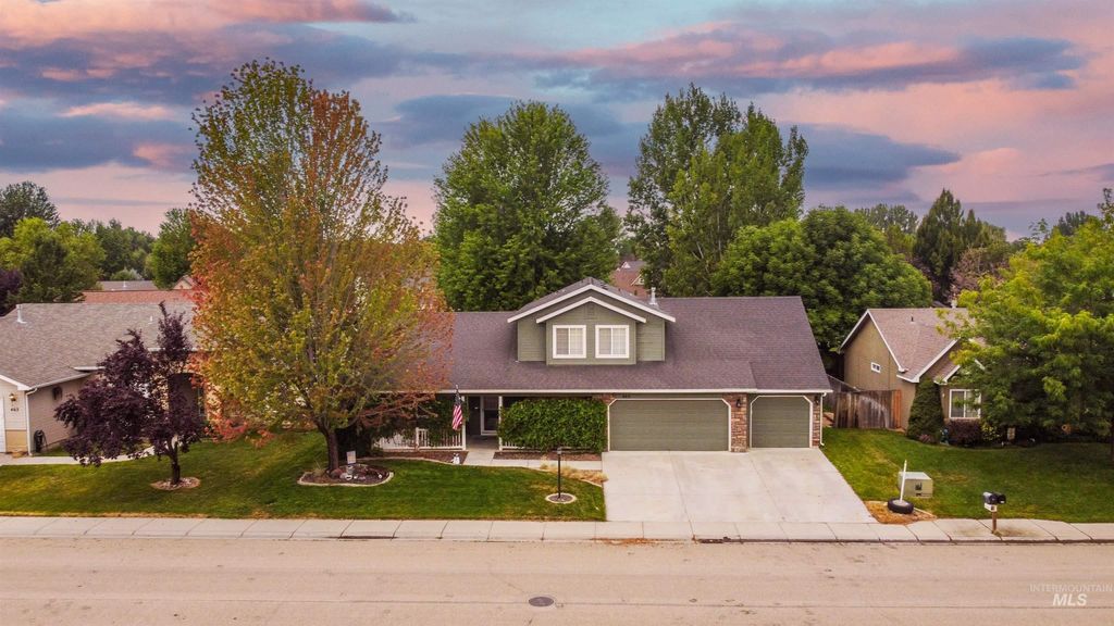 Photo of 485 N Nebula Ave, Star, ID 83669 (MLS # 98981234)