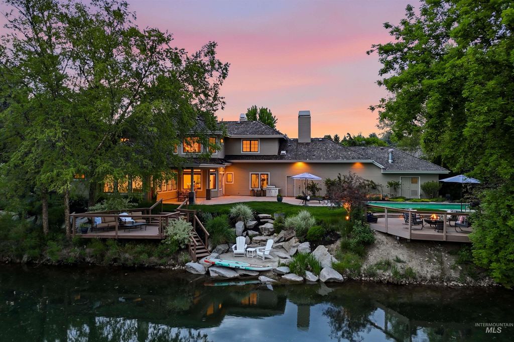 Photo of 9479 N Winterwood Ln, Boise, ID 83714 (MLS # 98986190)