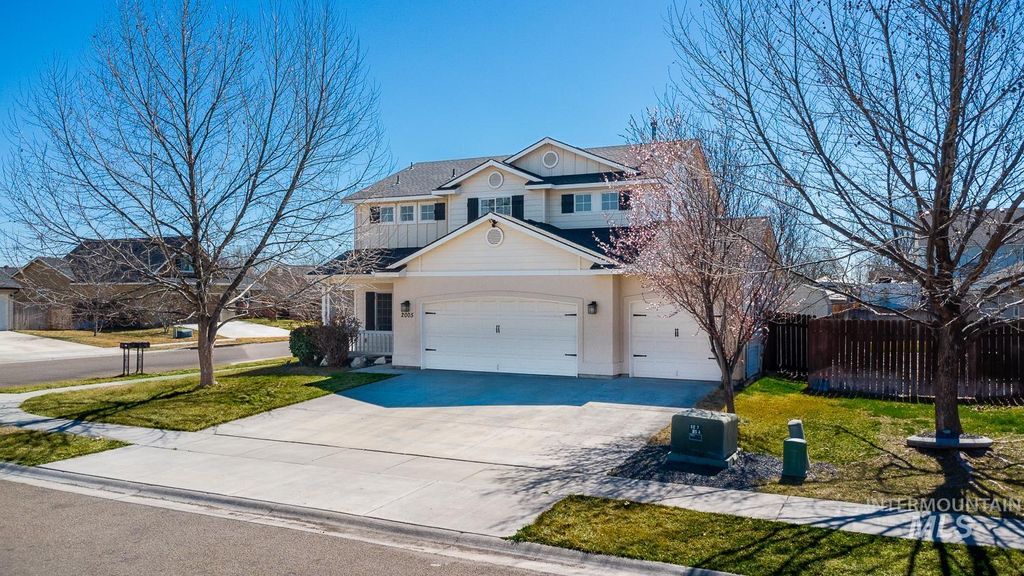 Photo of 2005 W Shoshone Ave, Nampa, ID 83651 (MLS # 98978603)