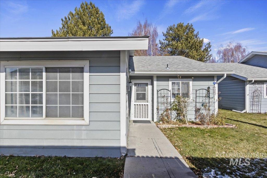 Photo of 313 6th Ave N Ave, Filer, ID 83328 (MLS # 98973235)