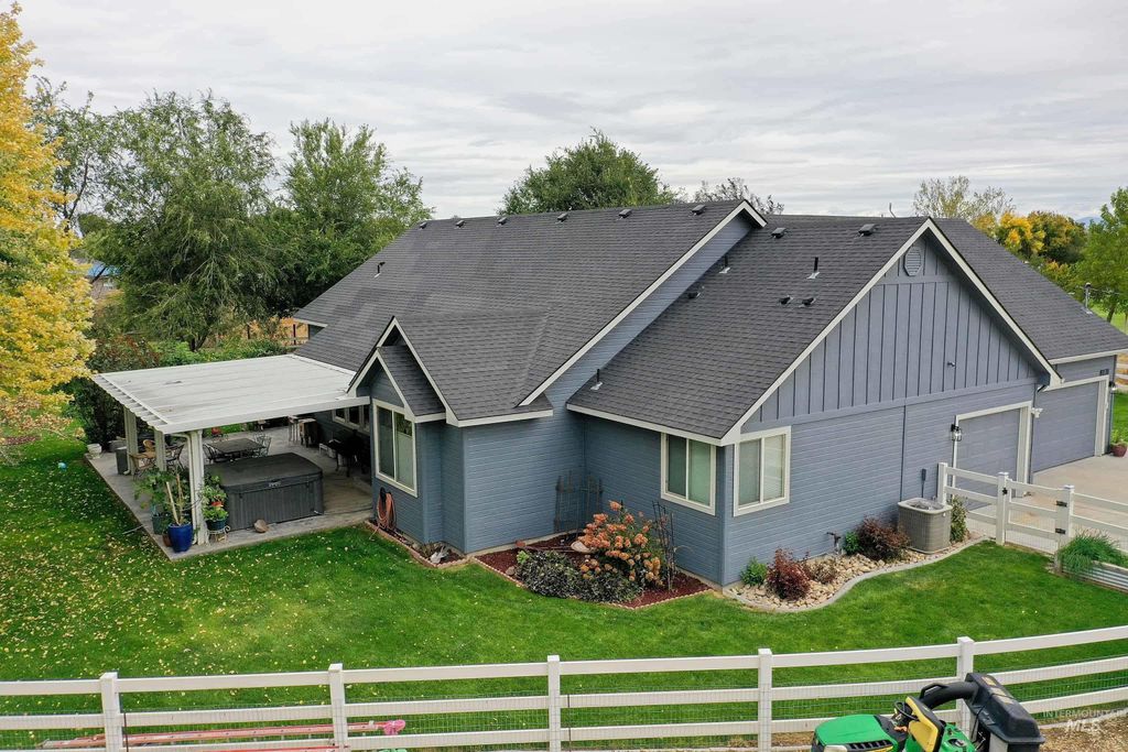 Photo of 8131 Happy Valley Road, Kuna, ID 83634 (MLS # 98963550)