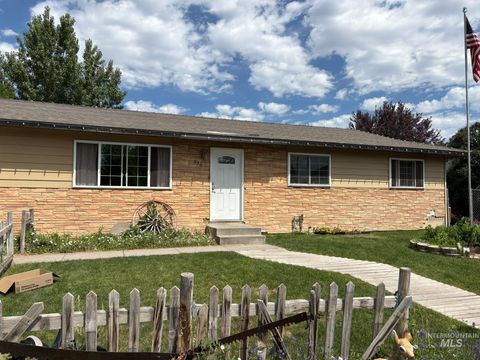 Photo of 636 Spruce Circle, Gooding, ID 83330 (MLS # 98952357)