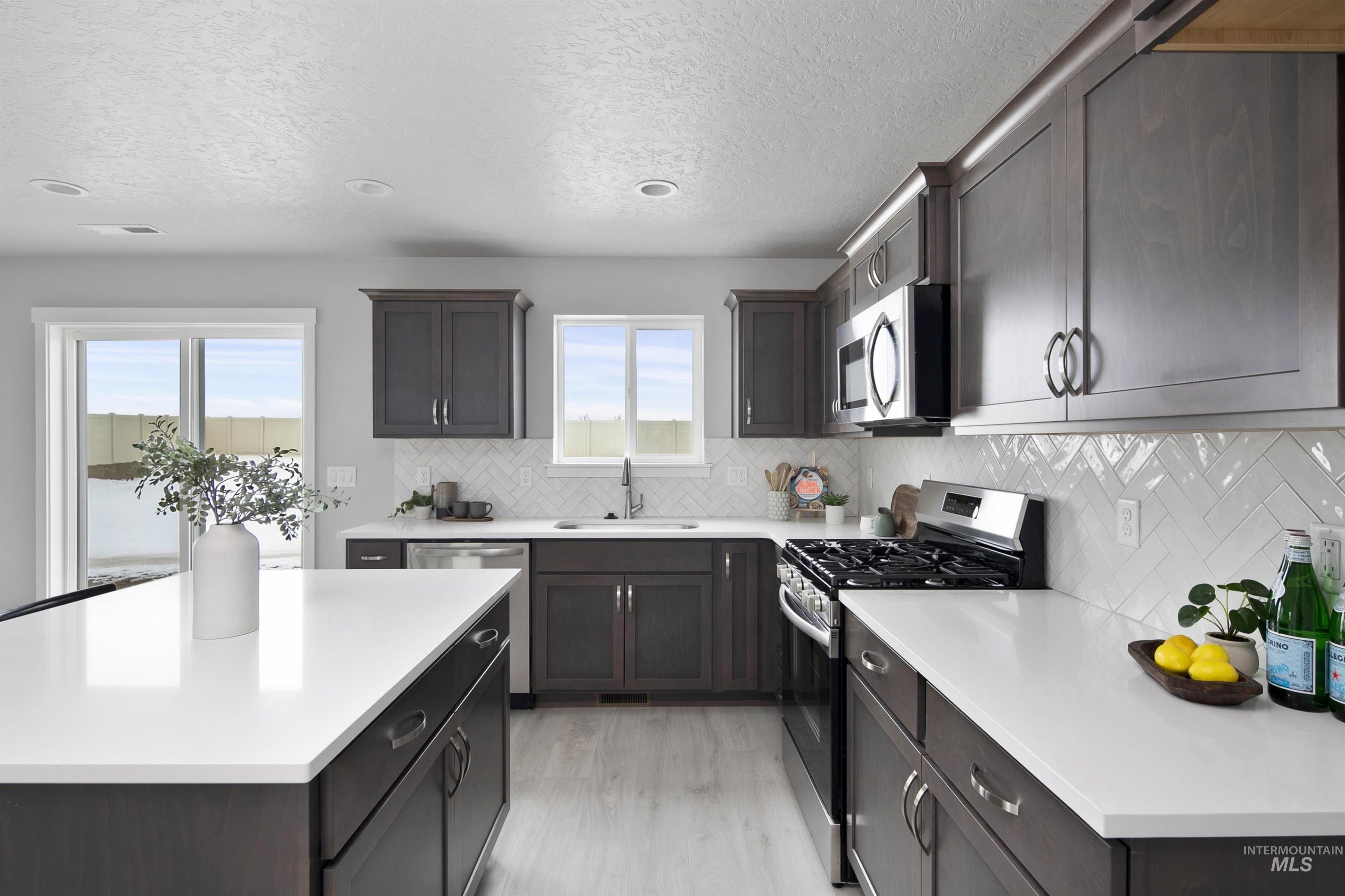 7667 E Westing House St