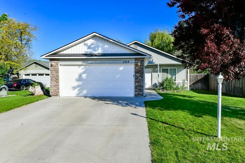 Photo of 323 Marble Valley Way, Caldwell, ID 83605 (MLS # 98985431)