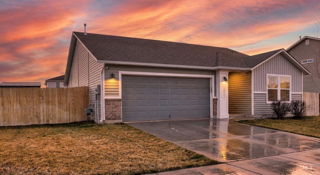 Photo of 11833 Montpelier St, Caldwell, ID 83607 (MLS # 98976690)