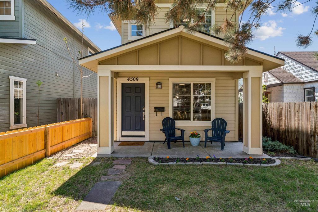 Photo of 4509 W Irving St, Boise, ID 83706 (MLS # 98981707)