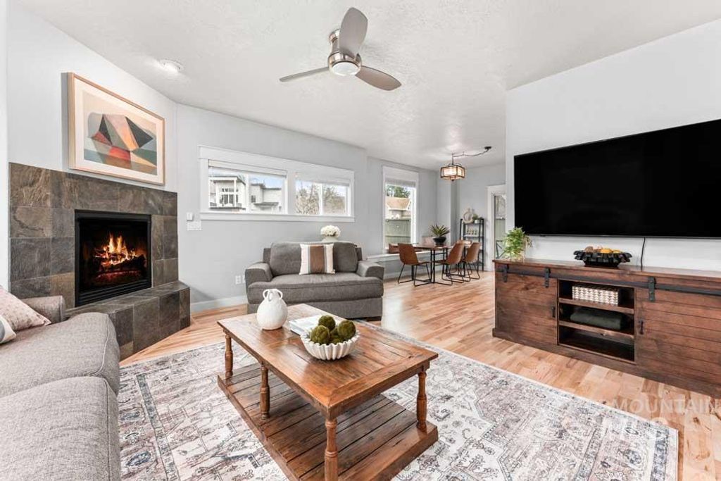 Photo of 522 N Maple Avenue, Boise, ID 83712 (MLS # 98976243)