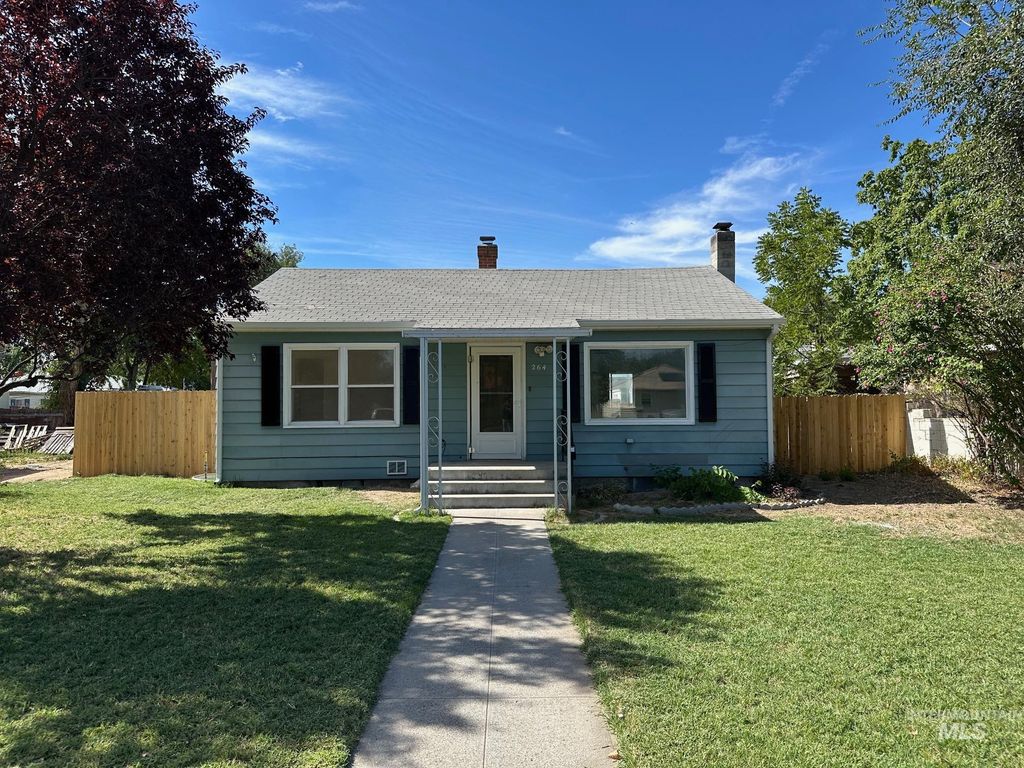 Photo of 264 SW 10th Avenue, Ontario, OR 97914 (MLS # 98986534)