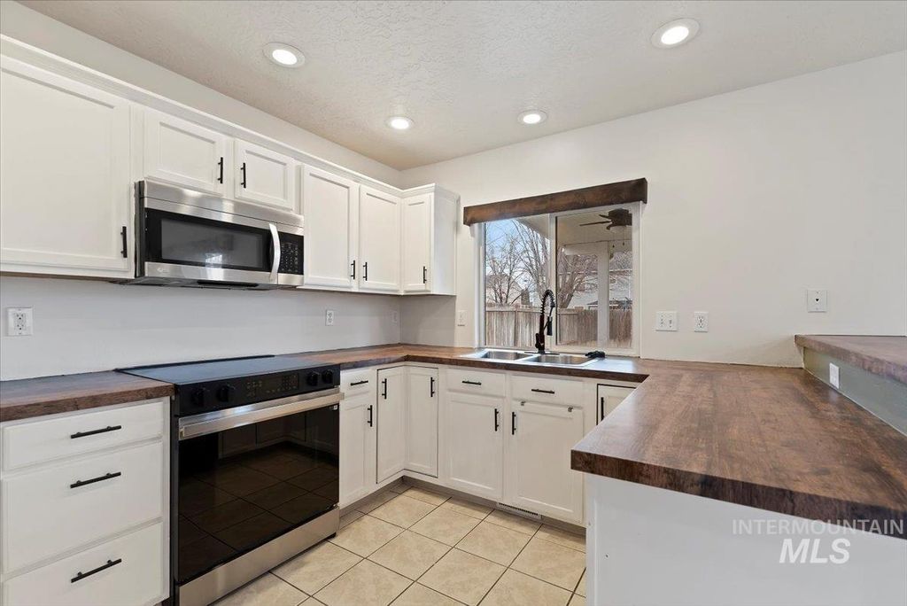 Photo of 358 W Big Rack Street, Kuna, ID 83634 (MLS # 98970151)