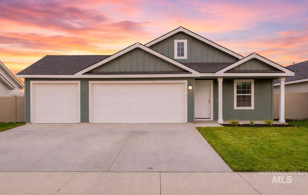 Photo of 11270 Barn Ranch St, Caldwell, ID 83605 (MLS # 98979662)