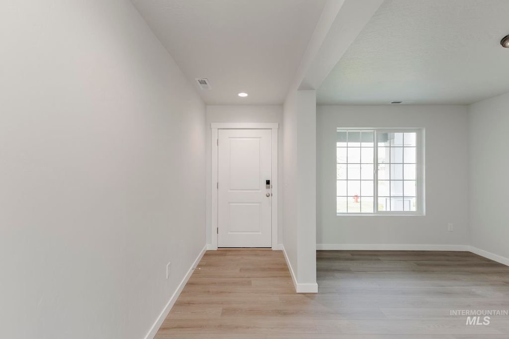 Photo of 5433 S Bittercreek Ave, Meridian, ID 83642 (MLS # 98975520)