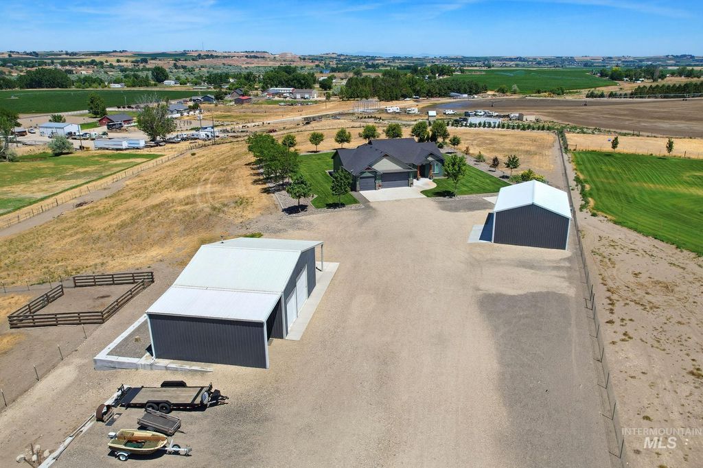 Photo of 4280 Hogg Rd, Homedale, ID 83628 (MLS # 98990775)