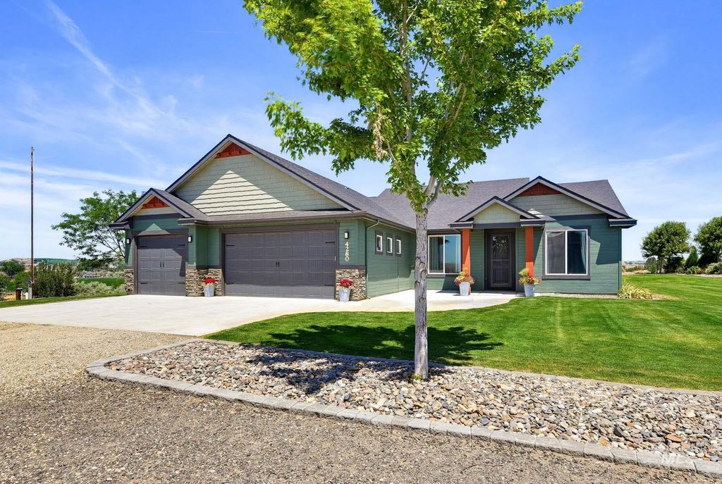 Photo of 4280 Hogg Rd, Homedale, ID 83628 (MLS # 98990775)