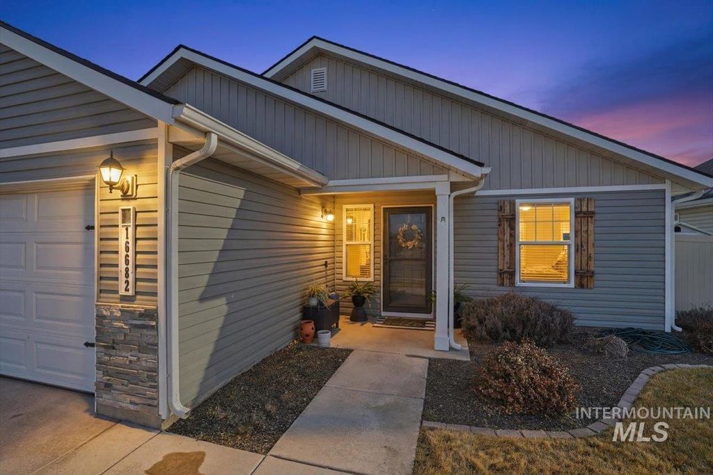 Photo of 16682 Loggia Ave, Caldwell, ID 83607 (MLS # 98973952)