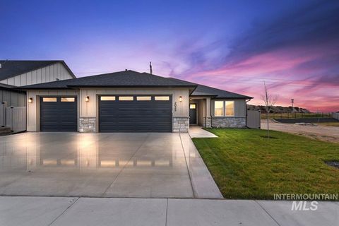 Photo of 2025 W Bittern St, Nampa, ID 83686 (MLS # 98968794)