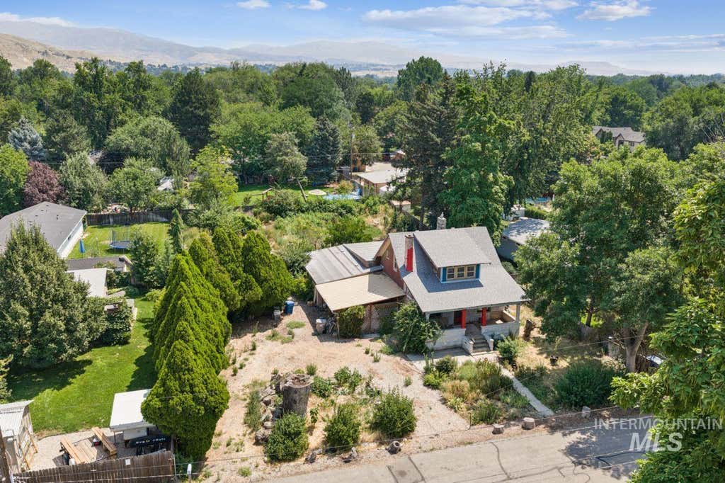 Photo of 3012 N Innis St, Boise, ID 83703 (MLS # 98996844)